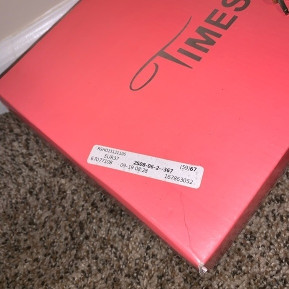 Black Heels - Picture 2 of 5